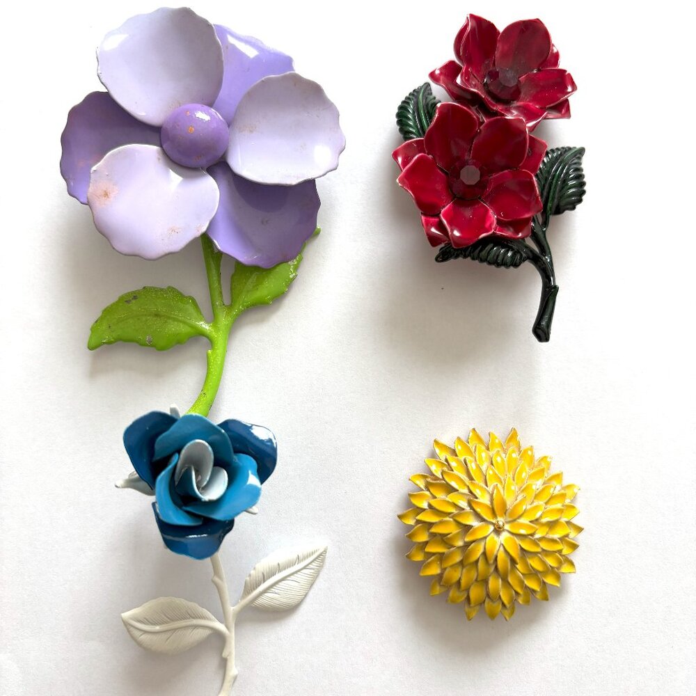 Lot of Four Vintage 60s Mod Hippie Era Flower Lapel Pins #2